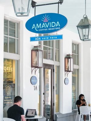Amavida storefront
